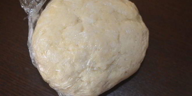 Рецепт сливового тарта из творожного теста с меренгой