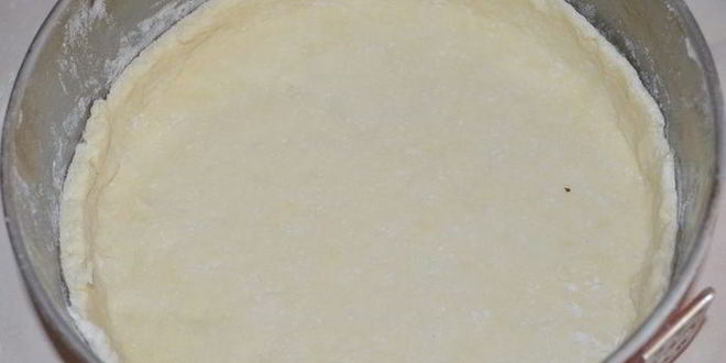 Рецепт сливового тарта из творожного теста с меренгой