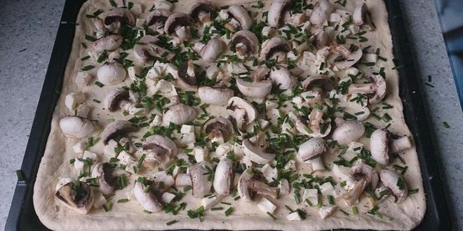 Рецепт тарта фламбе с шампиньонами