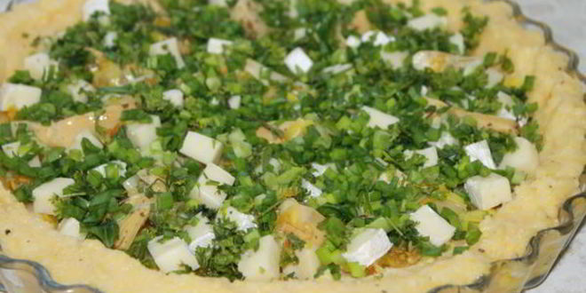 Рецепт тарта из поленты с луком пореем