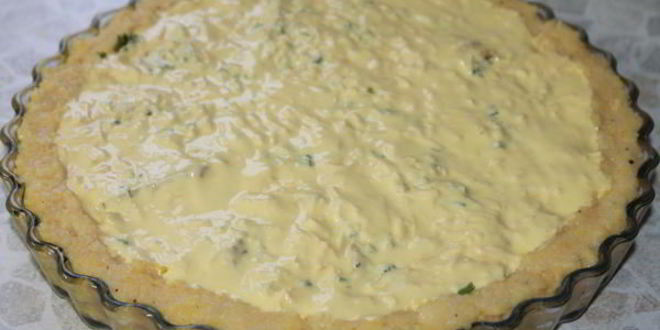 Рецепт тарта из поленты с луком пореем