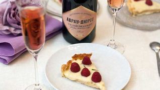 Рецепт Тарта с малиной и розмариновым кремом