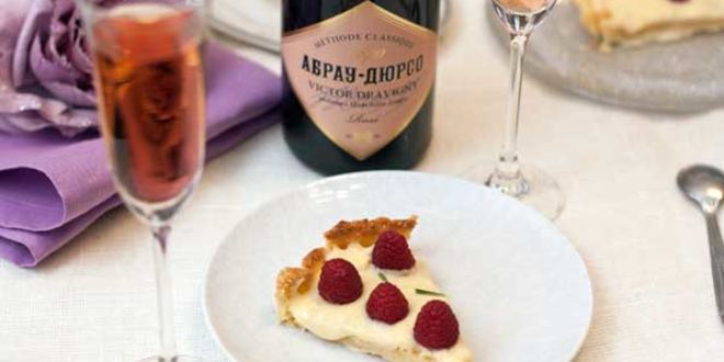 Рецепт Тарта с малиной и розмариновым кремом