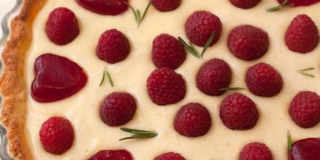 Рецепт тарта с малиной и розмариновым кремом