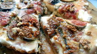 Рецепт Тарта с маскарпоне, инжиром и медовым соусом