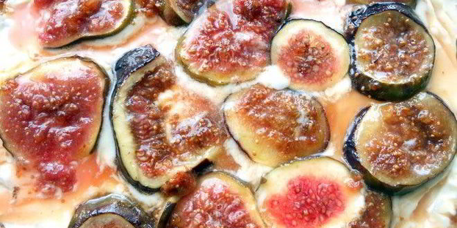 Рецепт тарта с маскарпоне, инжиром и медовым соусом