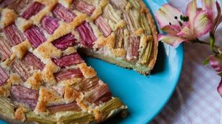 Рецепт Тарта с ревенем и миндалем