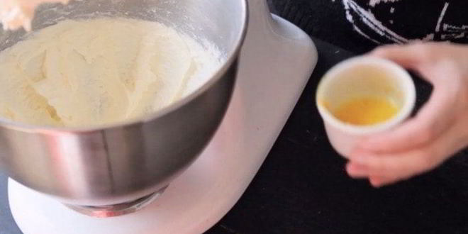 Рецепт тарта с ревенем и миндалем