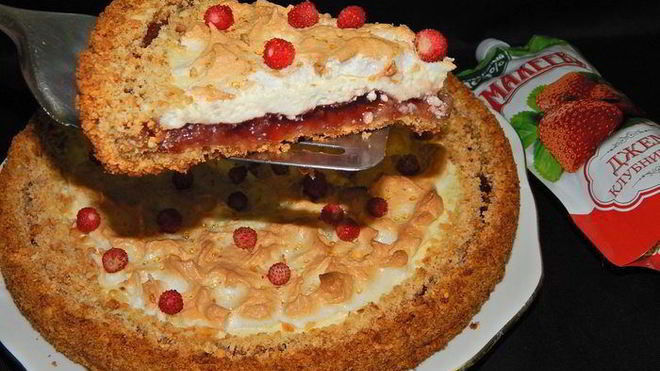 Рецепт тарта с творогом, джемом и меренгой