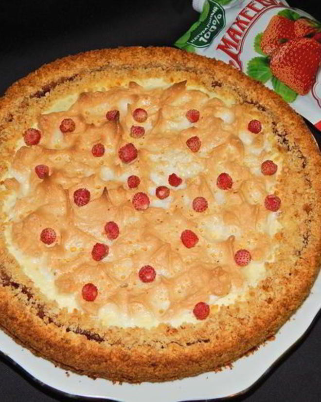 Рецепт тарта с творогом, джемом и меренгой