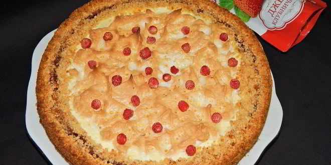 Рецепт тарта с творогом, джемом и меренгой