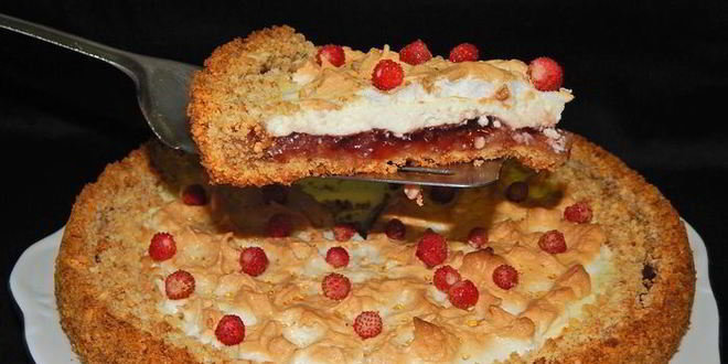 Рецепт тарта с творогом, джемом и меренгой