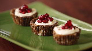 Рецепт Тартов из черного шоколада со сливочным кремом