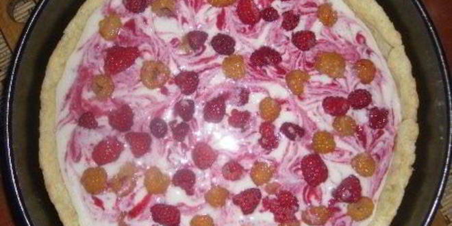 Рецепт творожного тарта с малиной и заварным кремом