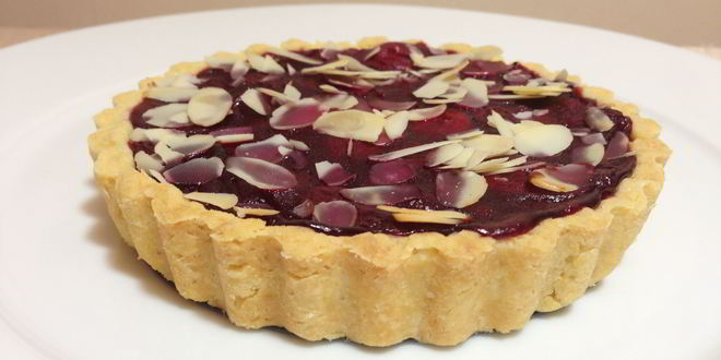 Рецепт Вишневого тарта с миндалем