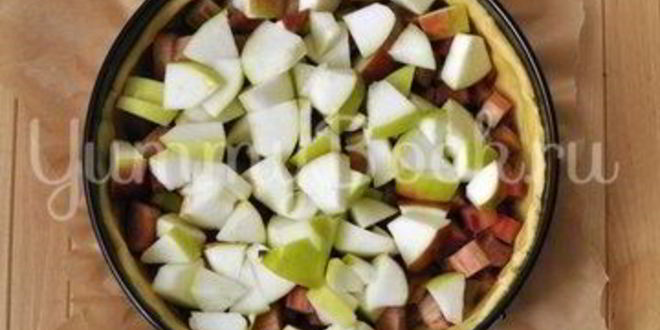 Рецепт яблочного тарта с ревенем