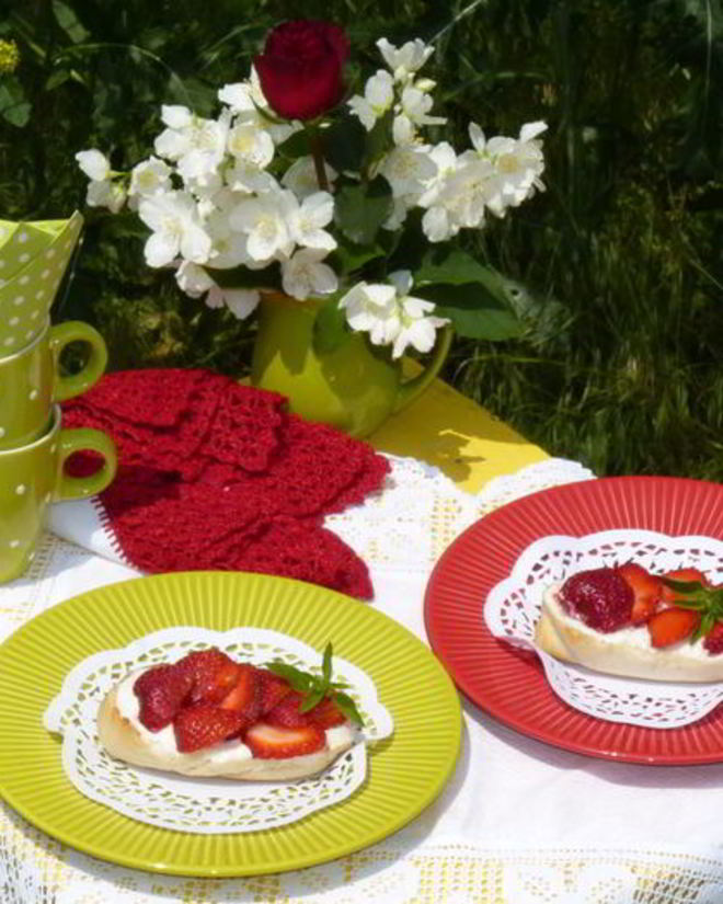 Рецепт сладких тостов с клубникой