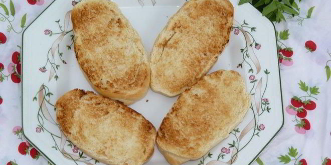 Рецепт сладких тостов с клубникой