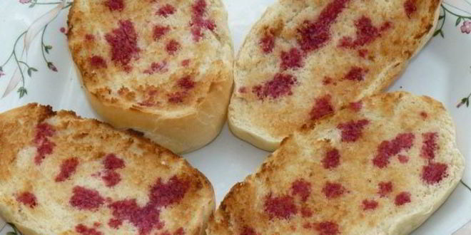 Рецепт сладких тостов с клубникой