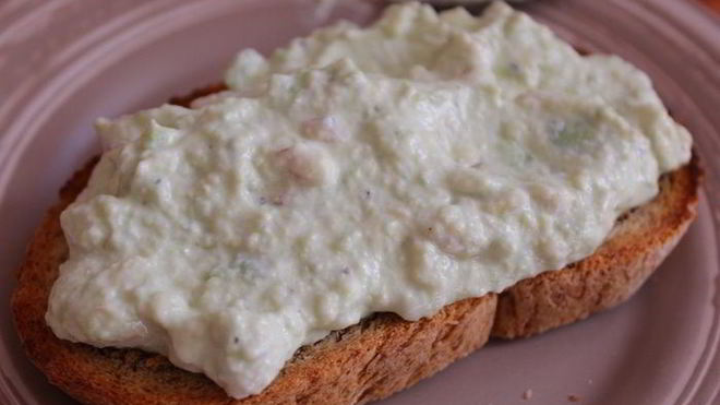 Рецепт тоста с авокадо и творожком