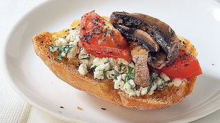 Рецепт Тоста с творогом, помидорами и грибами