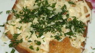 Рецепт Тоста с яйцом, сыром и зеленью