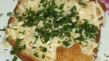 Рецепт Тоста с яйцом, сыром и зеленью