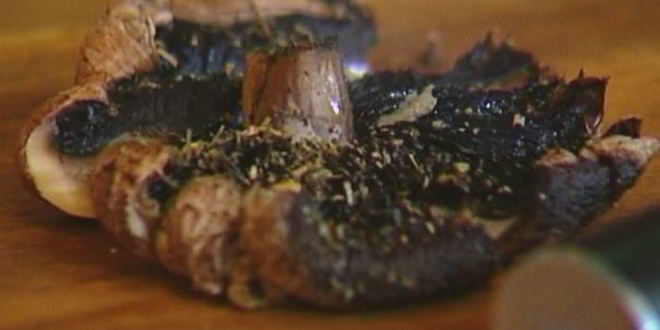 Рецепт тостов на завтрак с творогом, помидорами и грибами