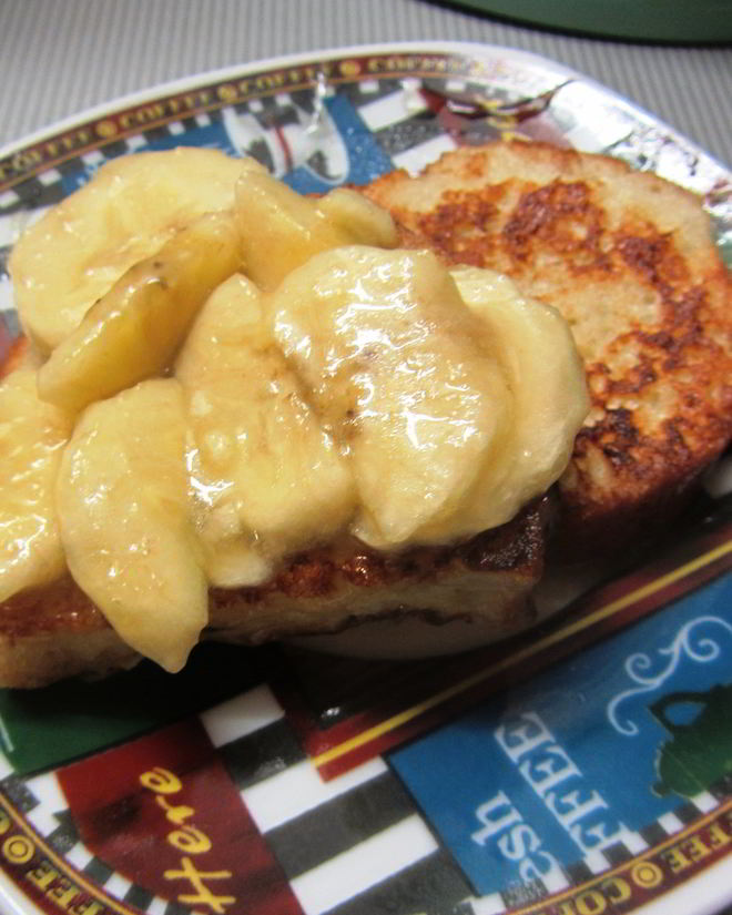 Рецепт тостов с бананово-карамельным соусом