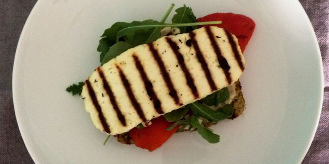 Рецепт Тостов с хумусом, рукколой и адыгейским сыром гриль