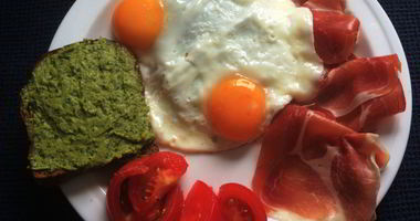 Рецепт Тостов с пюре из молодого горошка к завтраку