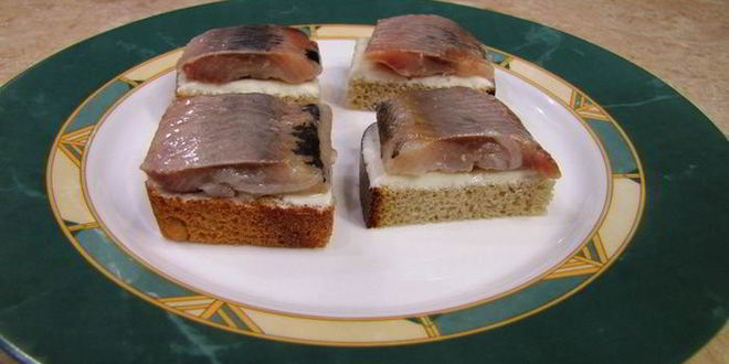 Рецепт тостов с селедкой