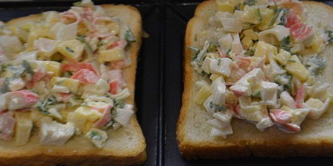 Рецепт тостов с сыром и крабовыми палочками