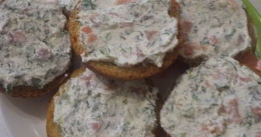 Рецепт Тостов с творожно-лососевой начинкой