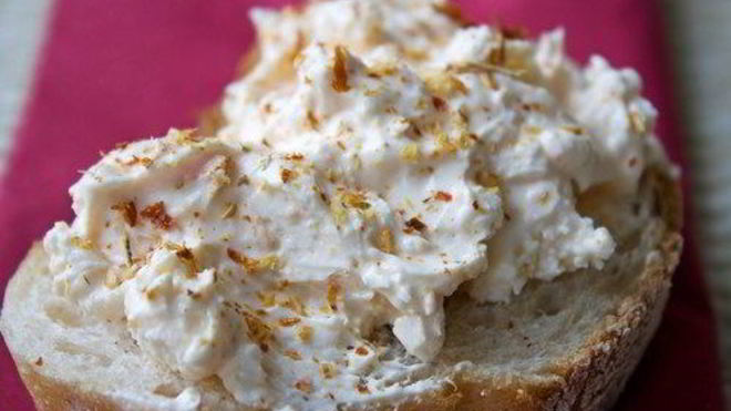 Рецепт тостов с яблоком и творогом