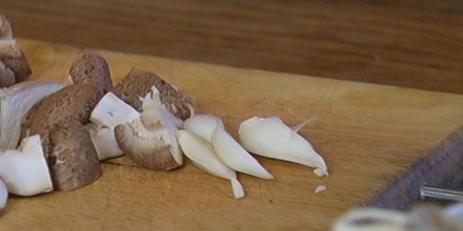 Рецепт жареных грибов на тостах