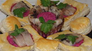 Рецепт Волованов со свеклой и сельдью