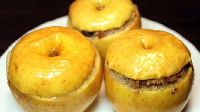 Рецепт Яблок, фаршированных куриным фаршем с черносливом