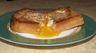 Рецепт Глазуньи в хлебе