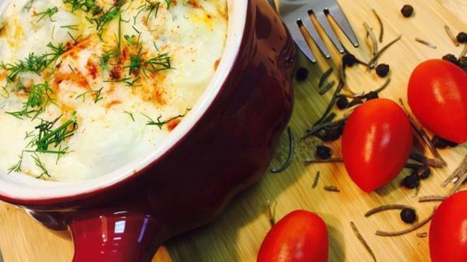 Рецепт яичницы с грибами, грудинкой и овощами