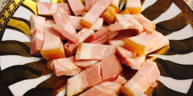 Рецепт яичницы с грибами, грудинкой и овощами