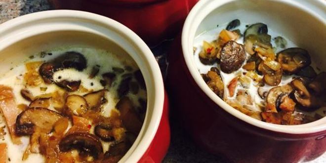 Рецепт яичницы с грибами, грудинкой и овощами