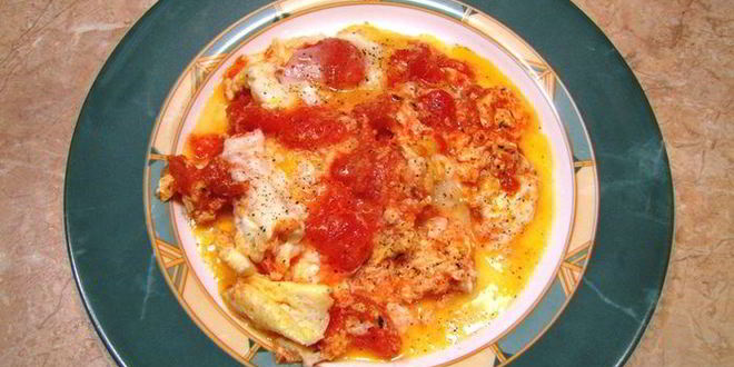 Рецепт Яичницы с помидорами — великого сочетания продуктов