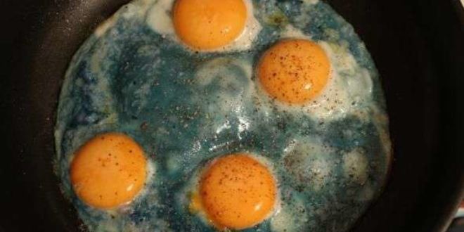 Рецепт яичницы с приправами