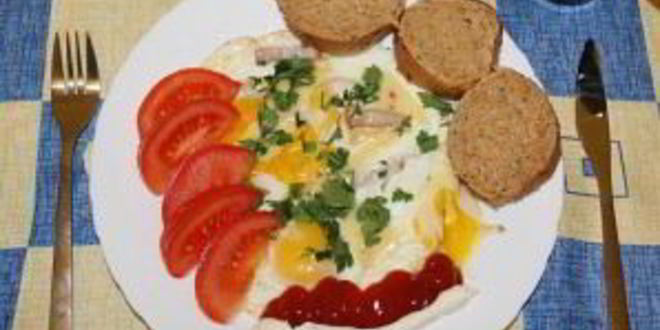 Рецепт яичницы с сыром плавленным
