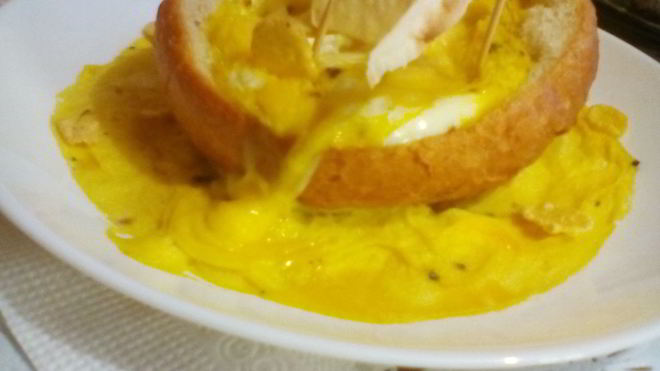 Рецепт яичницы в булке кораблик в море