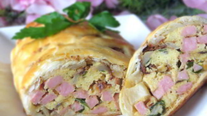 Рецепт яичницы в слоеном тесте к завтраку