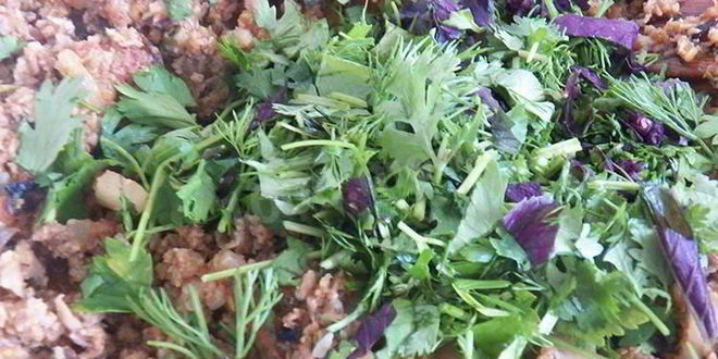 Рецепт запеченных помидоров с мясом в фольге