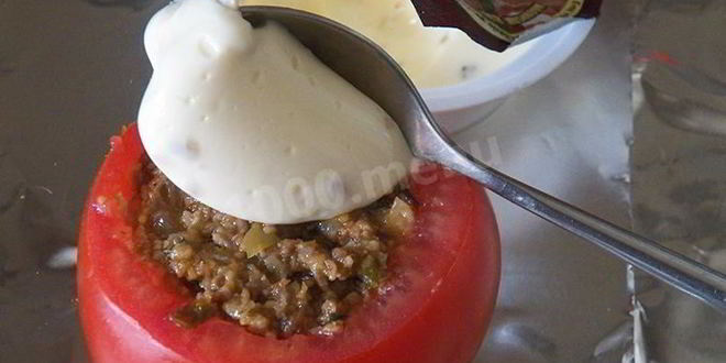 Рецепт запеченных помидоров с мясом в фольге