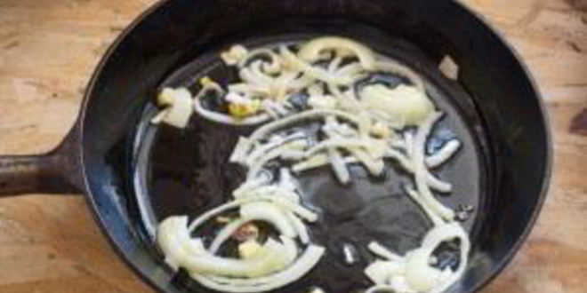 Рецепт жареных сосисок